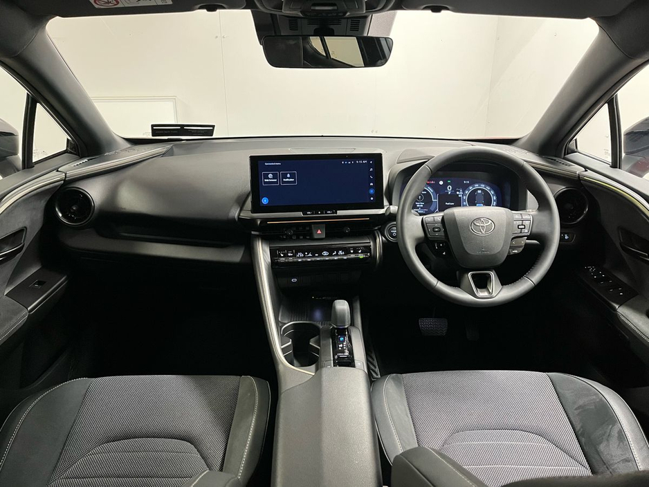 2024 Toyota C-HR - image 2