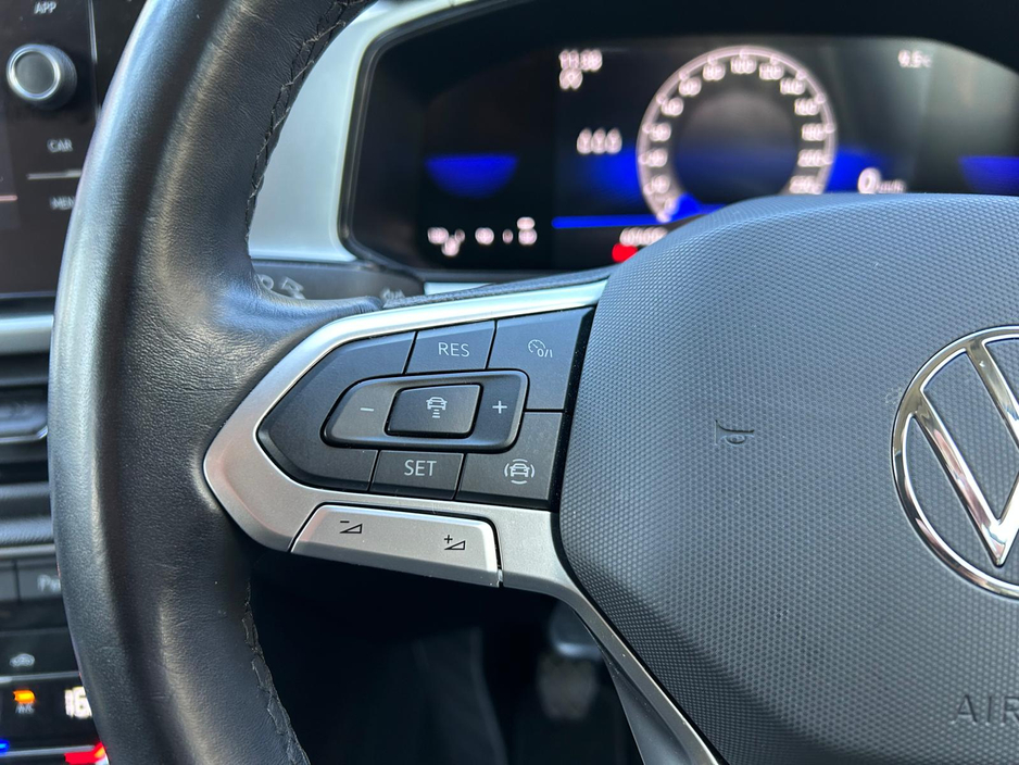 2023 Volkswagen T-Roc - image 12