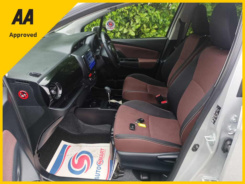 2017 Toyota Yaris TOP SPEC ULTIMA 1.3 PETROL AUTOMATIC WITH ONLY 23,136kms FACTORY IMMOBILISER PROXIMITY KEYS PUSH BUTTON START MULTI FUNCTION STEERING WHEEL REVERSE CAMERA ANDROID AUTO & APPLE CAR PLAY 2 YEARS NCT €13,995