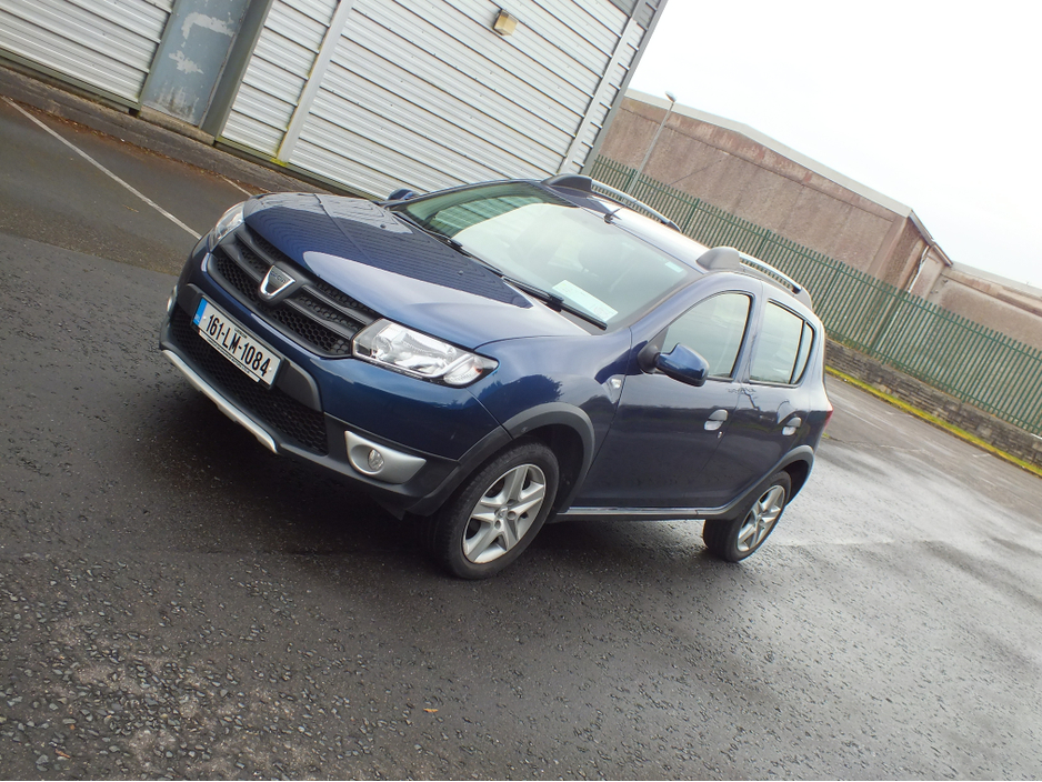 2016 Dacia Sandero - image 12