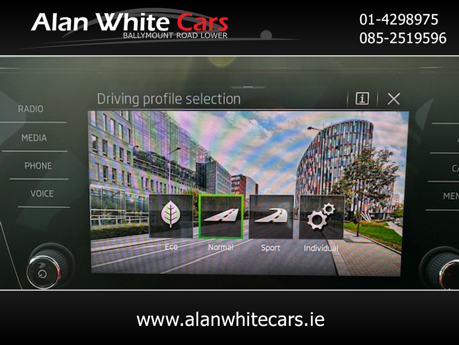 2023 Skoda Superb - image 29