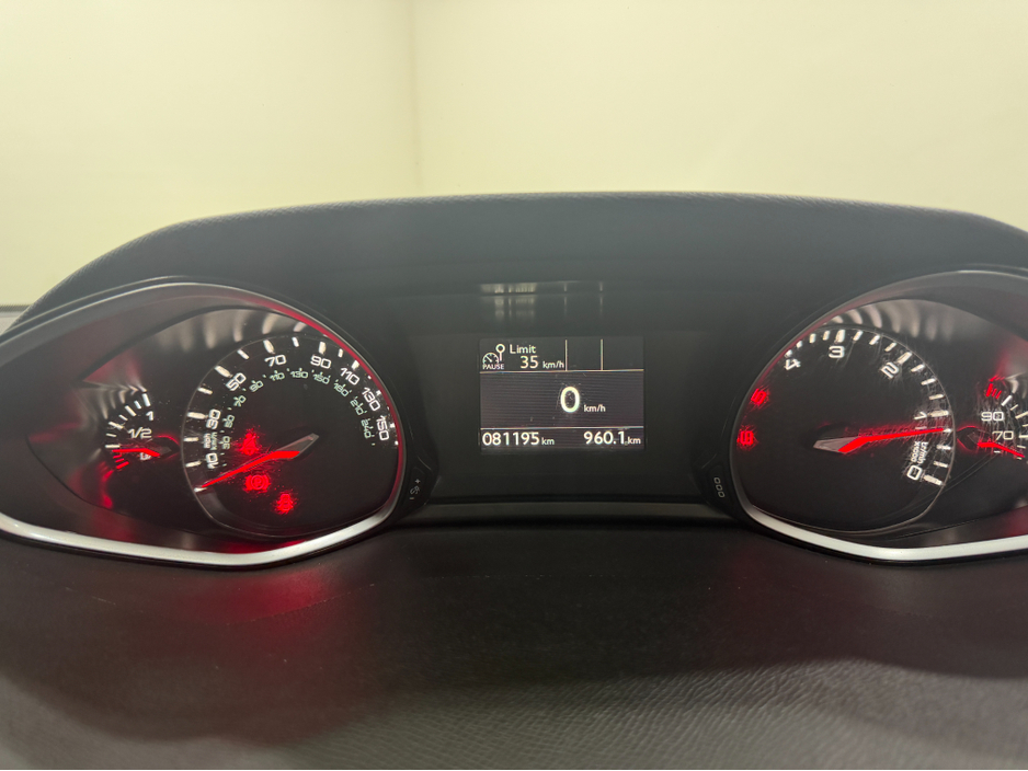 2021 Peugeot 308 - image 14