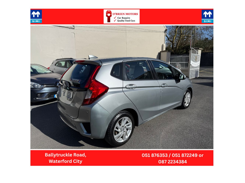 2016 Honda Jazz - image 4