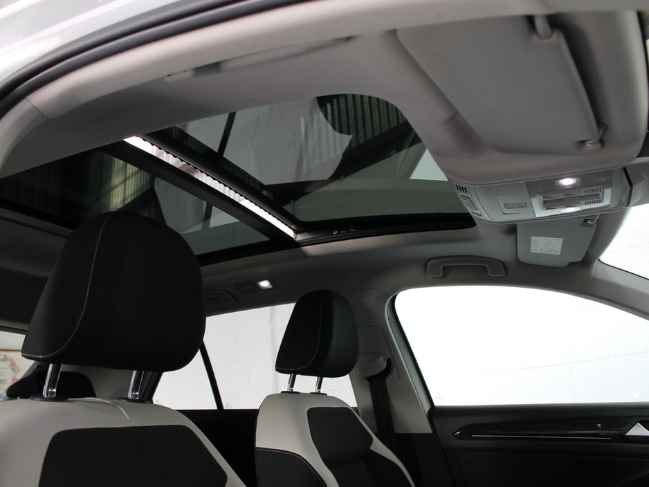 2019 Volkswagen T-Roc - image 12