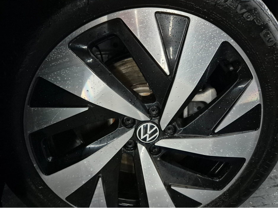 2023 Volkswagen ID.4 - image 8