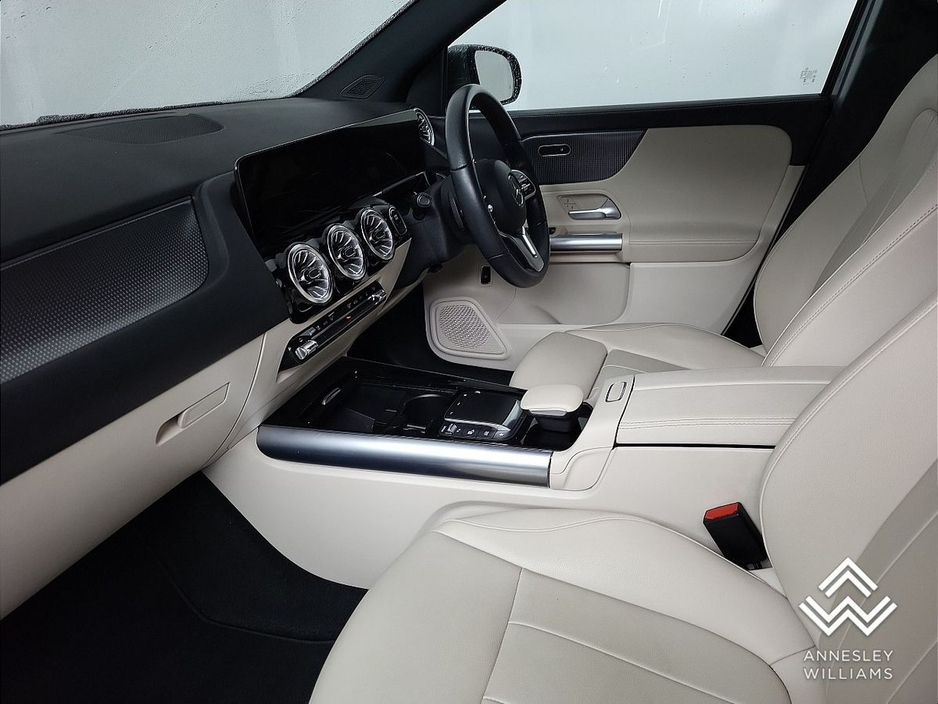 2024 Mercedes-Benz EQA - image 12