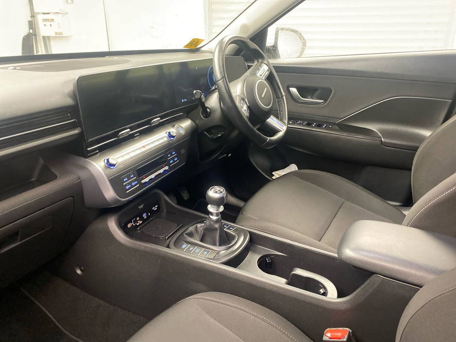 2024 Hyundai Kona - image 2