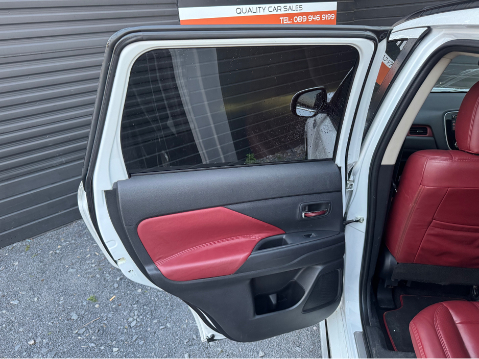 2015 Mitsubishi Outlander - image 16