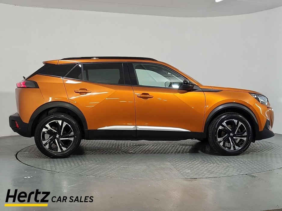 2023 Peugeot 2008 - image 2