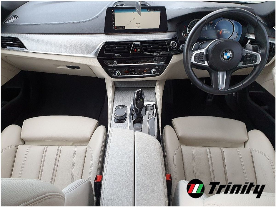 2017 BMW 5 Series - image 2