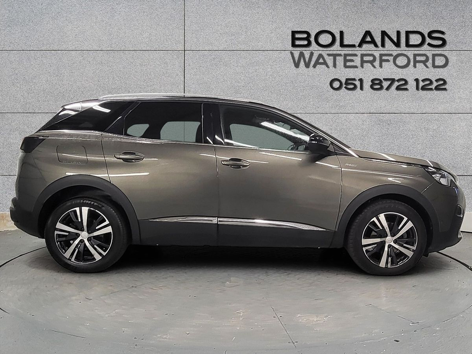 2019 Peugeot 3008 - image 3