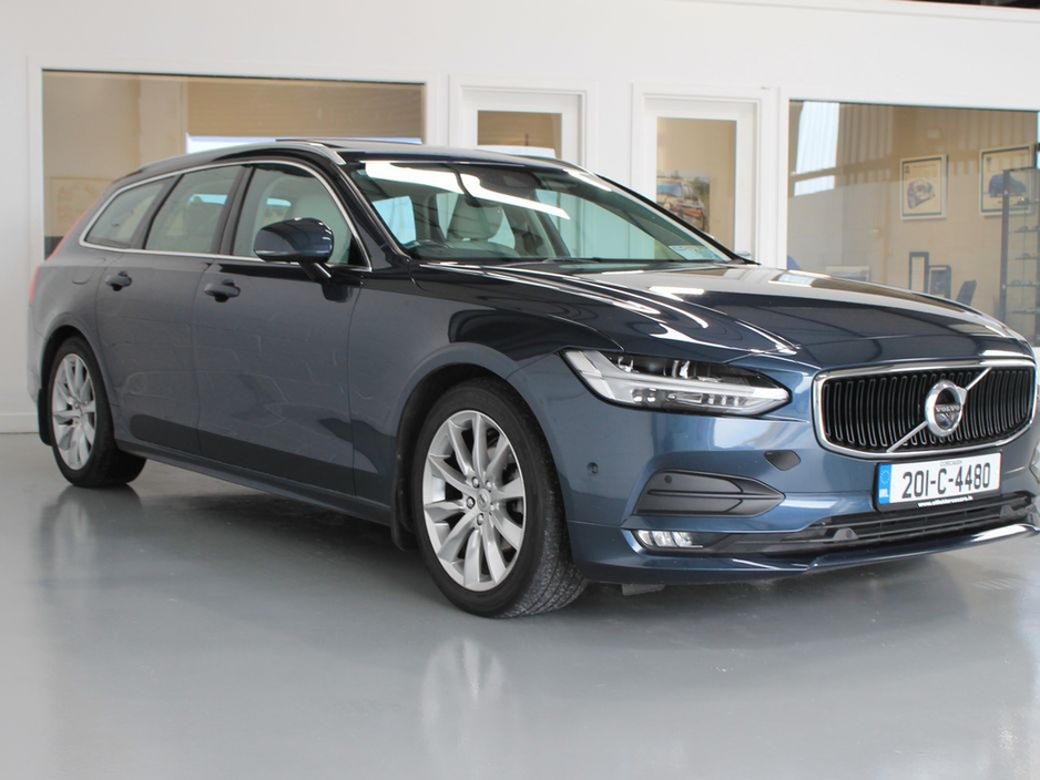 2020 Volvo V90 - image 3