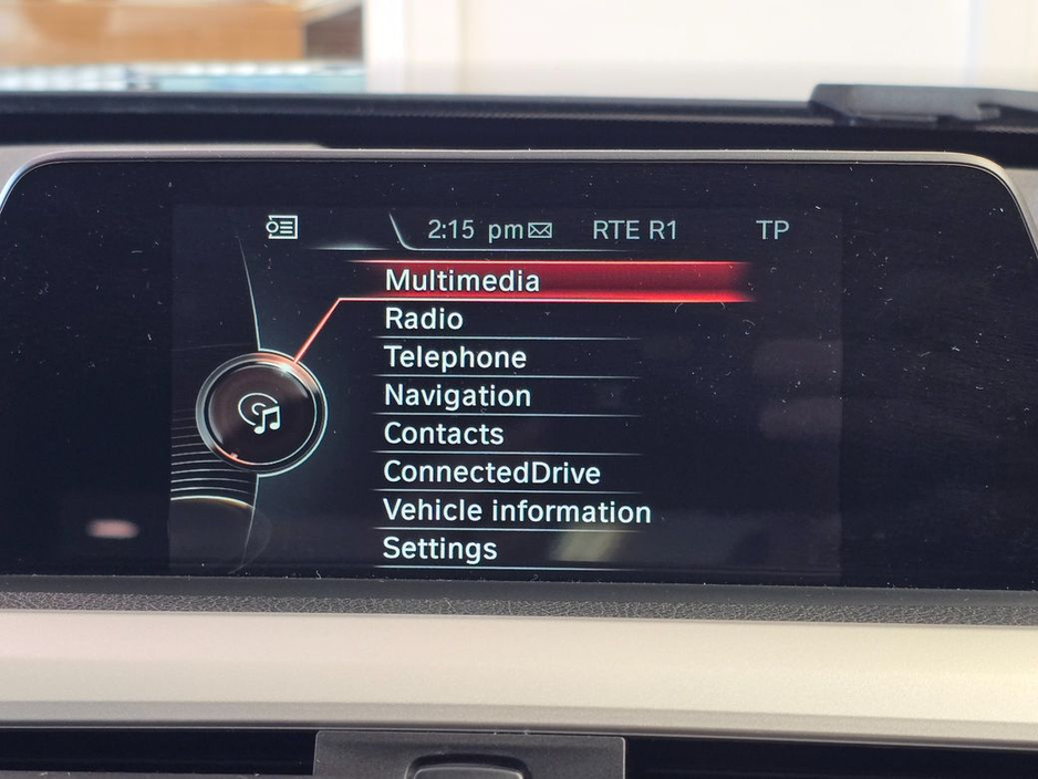 2017 BMW 3 Series - image 13