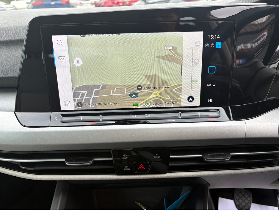 2022 Volkswagen Golf - image 14