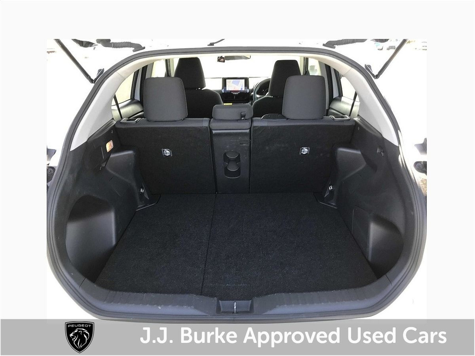 2024 Toyota Yaris - image 12