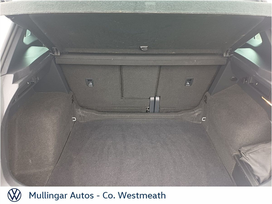 2021 Volkswagen Tiguan - image 10