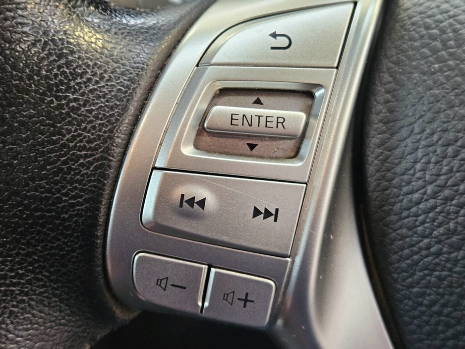 2019 Nissan Navara - image 9