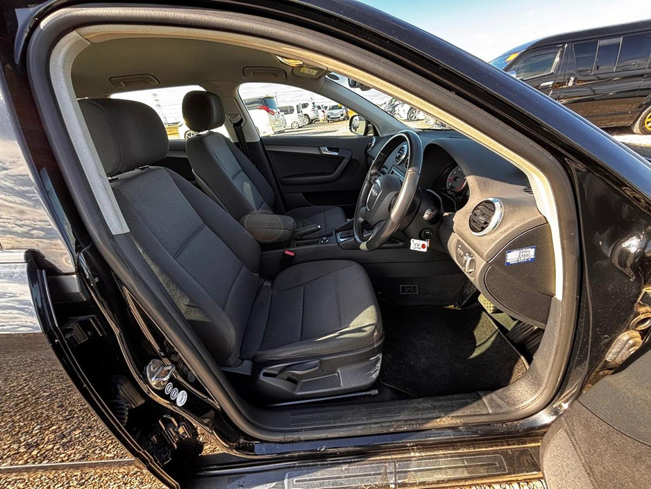 2013 Audi A3 - image 2