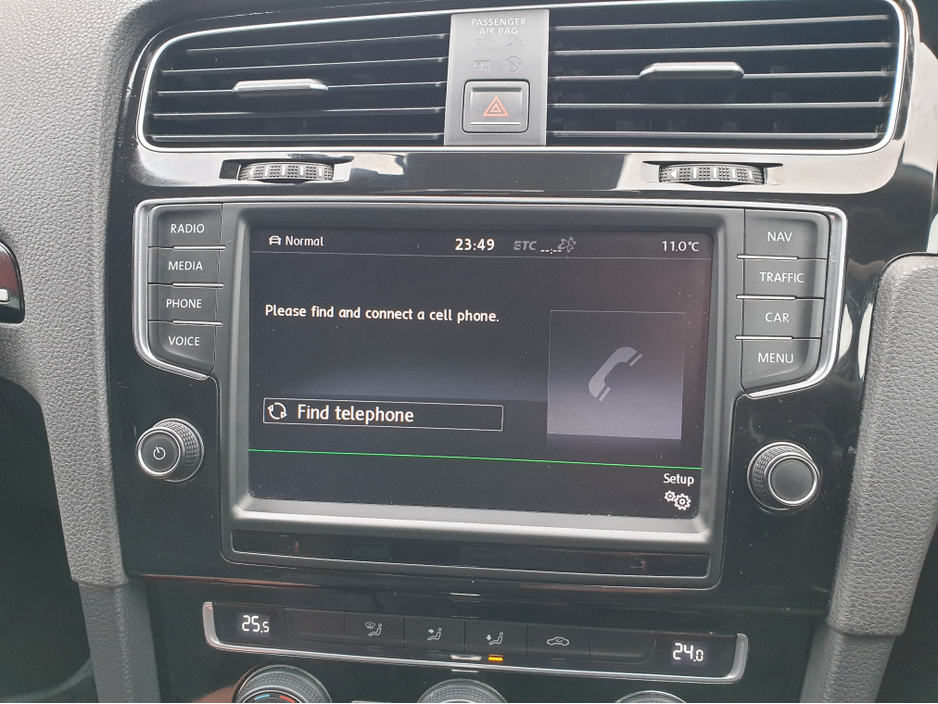 2014 Volkswagen Golf - image 16