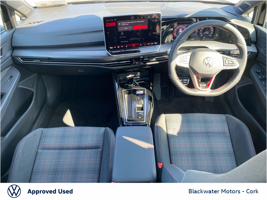 2026 Volkswagen Golf - image 2