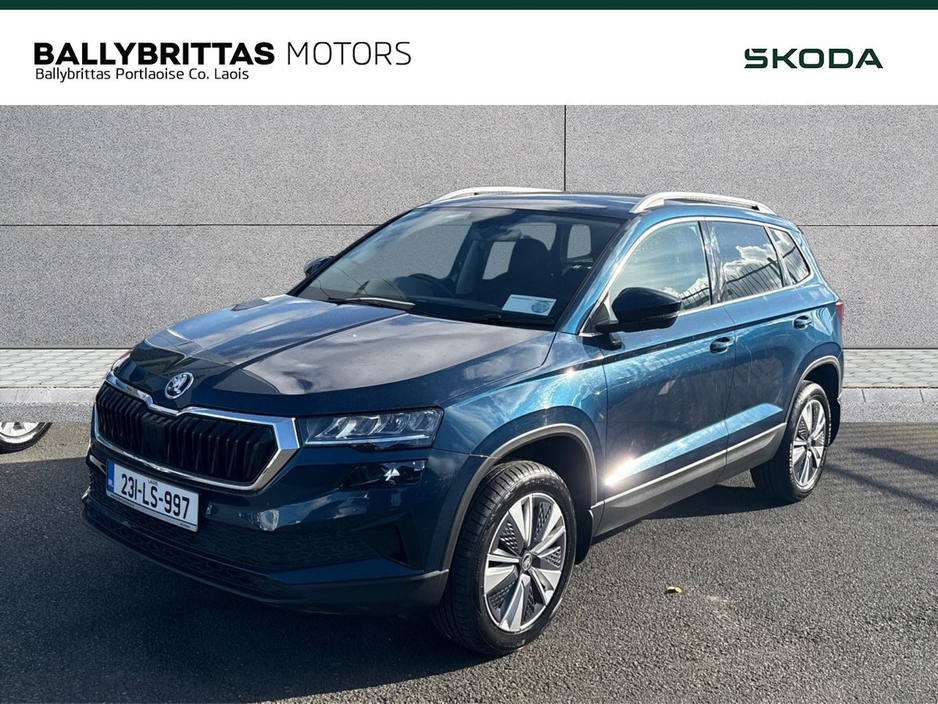 2023 Skoda Karoq - image 2