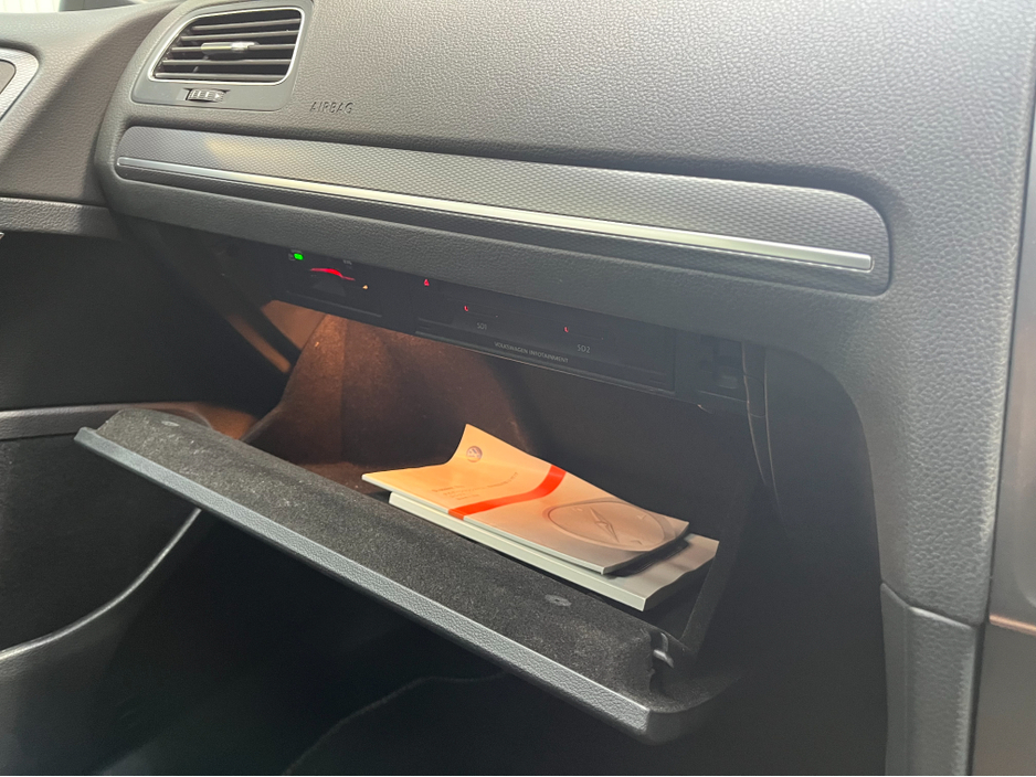 2015 Volkswagen Golf - image 12