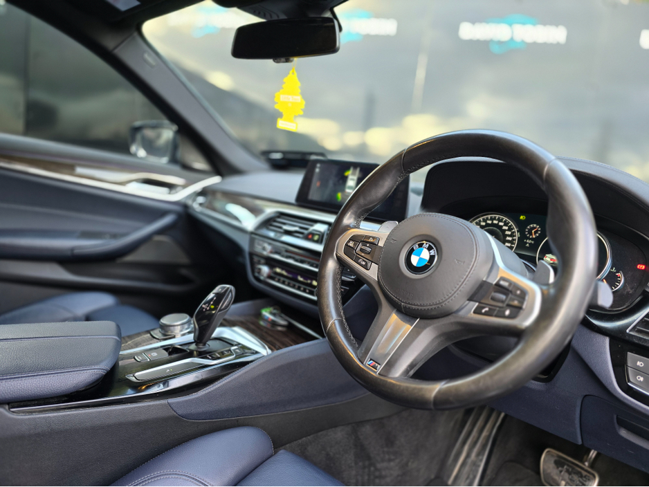 2017 BMW 5 Series - image 21