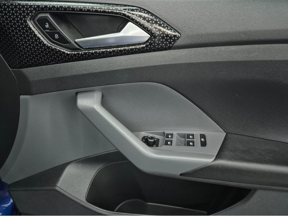 2020 Volkswagen T-Cross - image 8