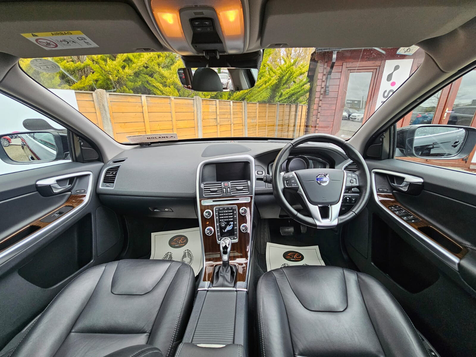 2016 Volvo XC60 - image 30