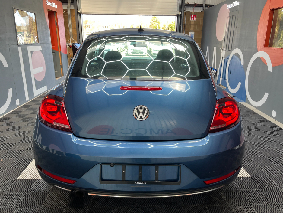 2017 Volkswagen Beetle - image 4