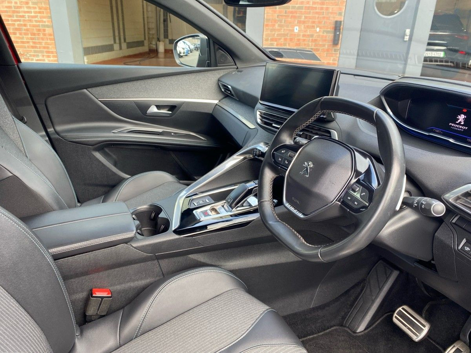 2023 Peugeot 3008 - image 9