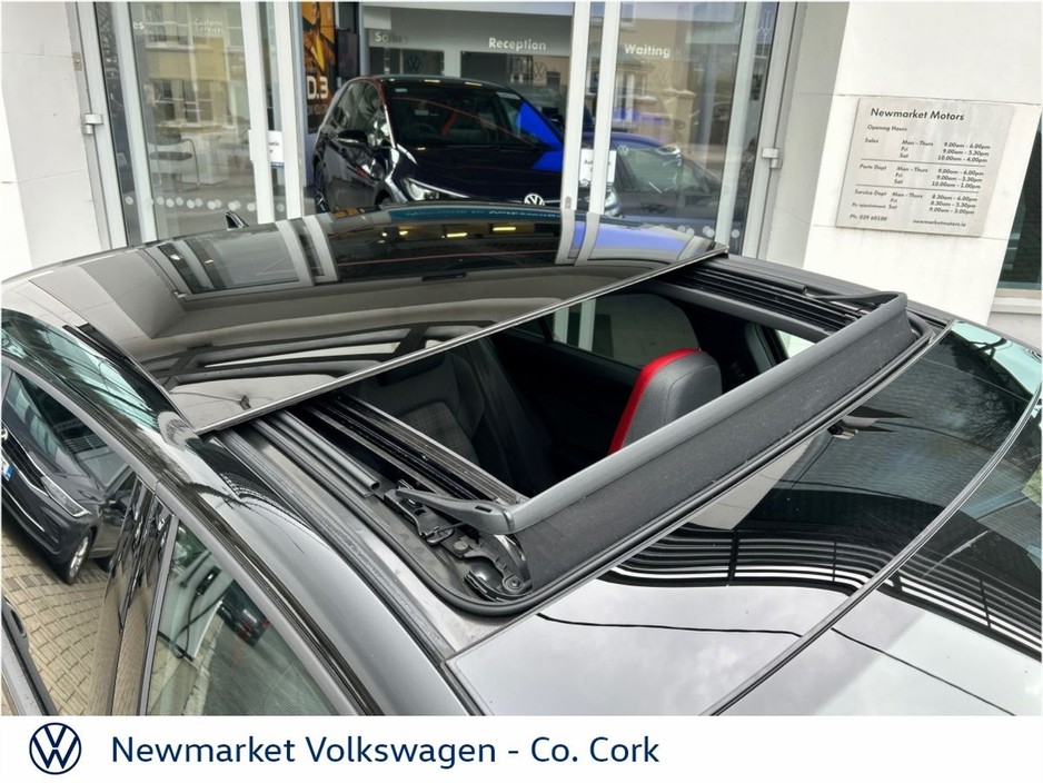 2026 Volkswagen Golf - image 2