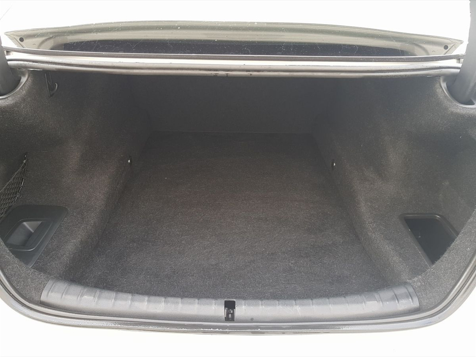 2021 BMW 5 Series - image 12