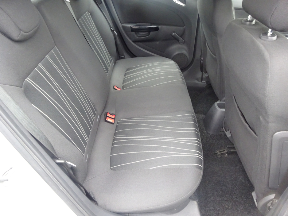 2010 Opel Corsa - image 13