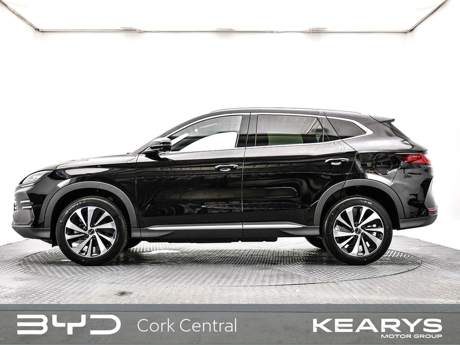 2025 BYD Seal U DM-i BOOST FWD DEMO MODEL €39,990