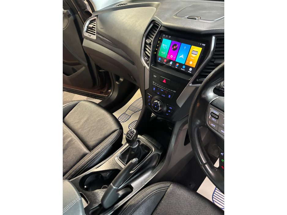 2014 Hyundai Santa Fe - image 15