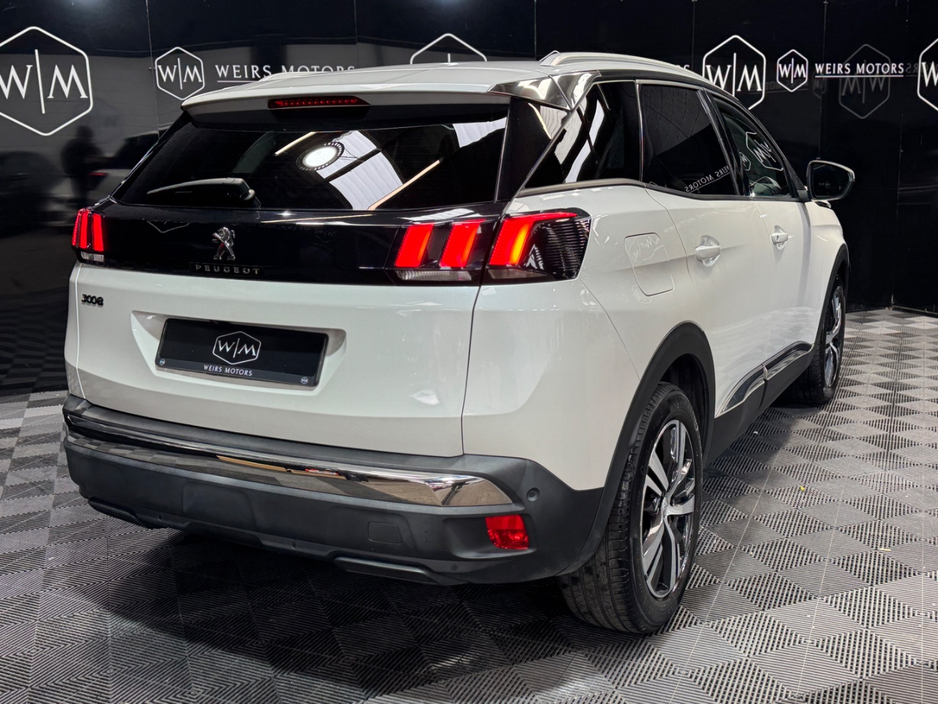 2020 Peugeot 3008 - image 8