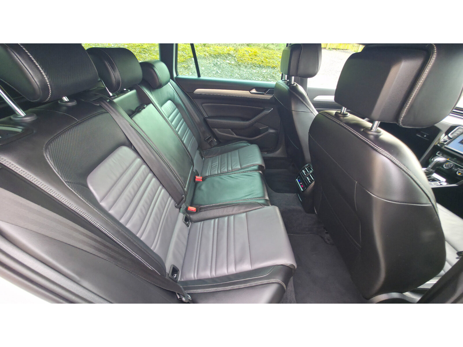 2016 Volkswagen Passat - image 23