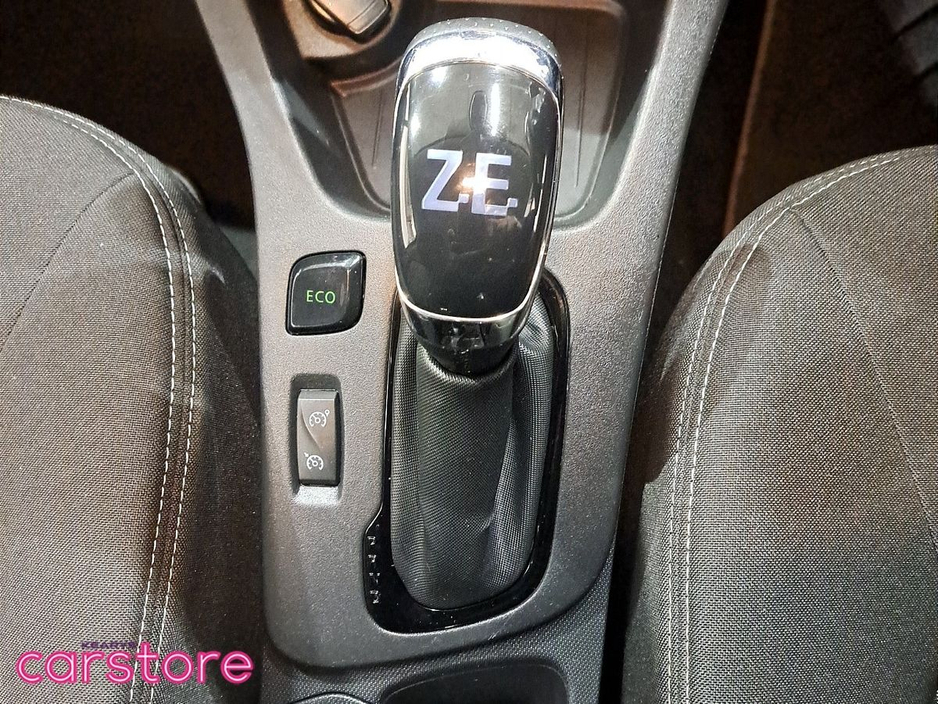 2019 Renault Zoe - image 16