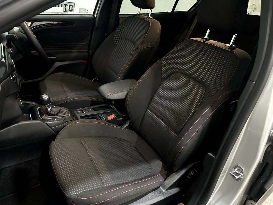 2022 Ford Focus - image 8