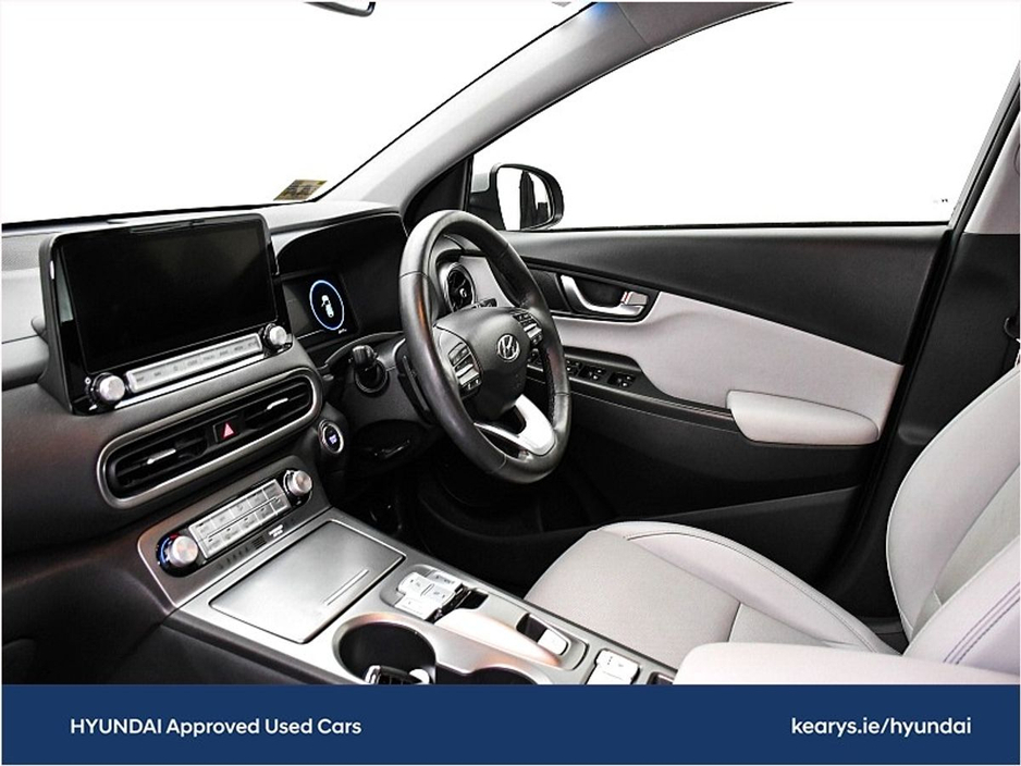 2022 Hyundai Kona EV Premium 64 kWh €22,490