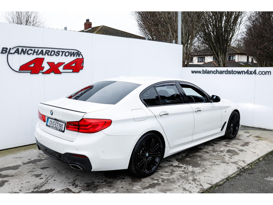 2017 BMW 5 Series - image 5