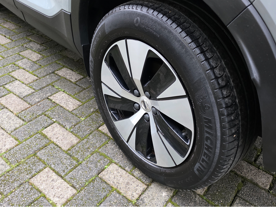 2023 Volvo XC40 RECHARGE T6 PLUS DARK AWD 350 BHP PHEV FINANCE ARRANGED. SIMI. AA APPROVED €35,950