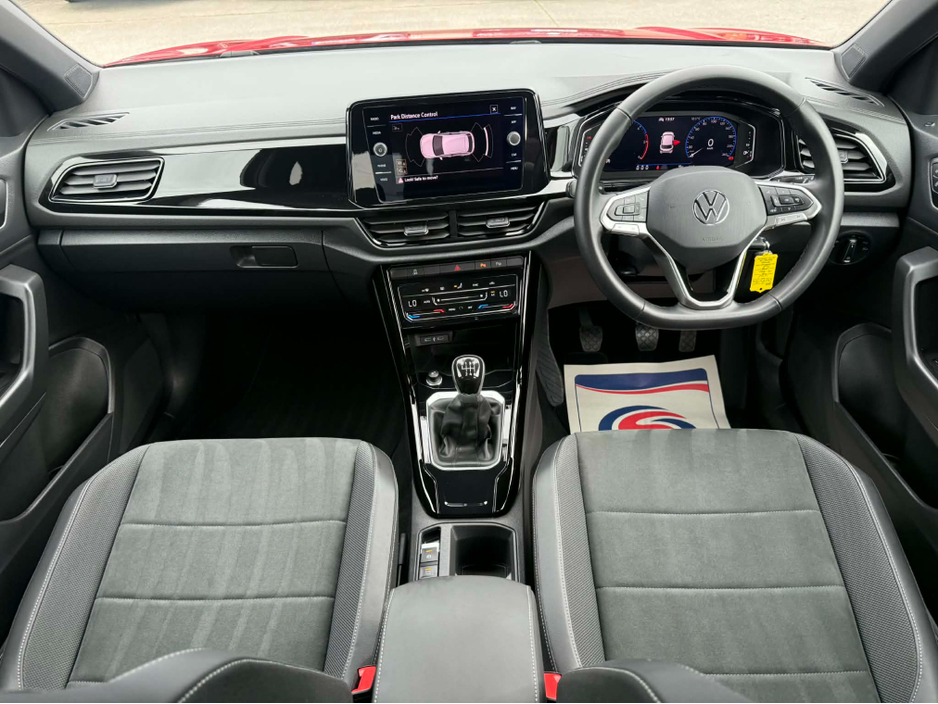 2024 Volkswagen T-Roc - image 10