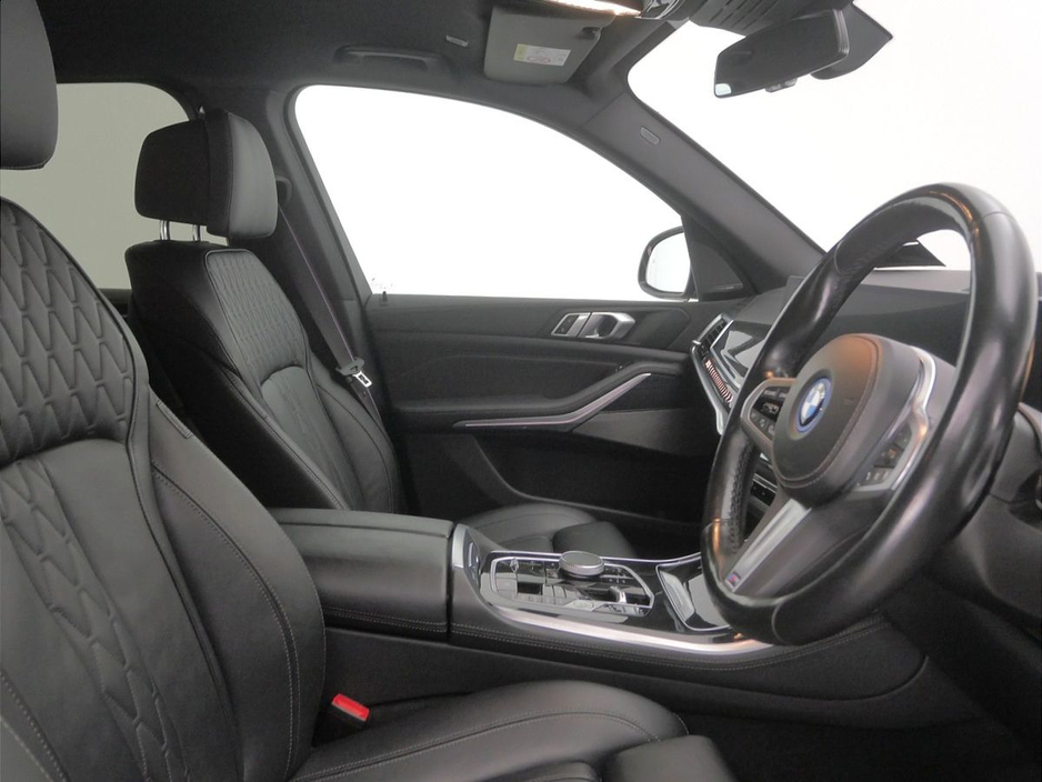 2023 BMW X5 - image 12