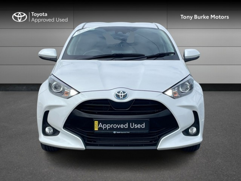 2023 Toyota Yaris - image 5