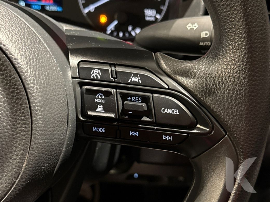 2024 Toyota Yaris - image 19