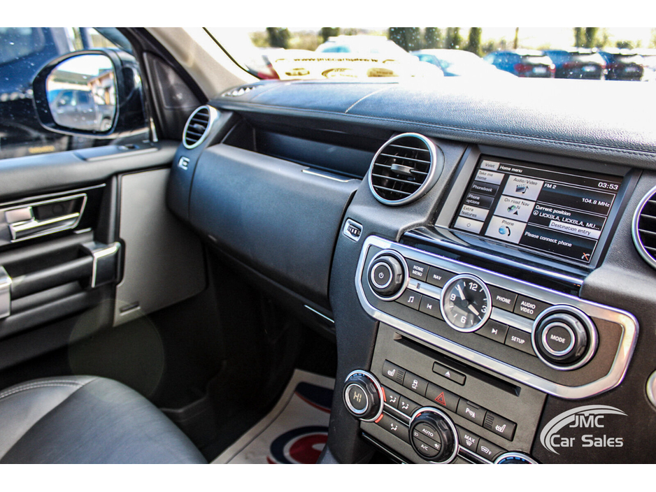 2014 Land Rover Discovery - image 19