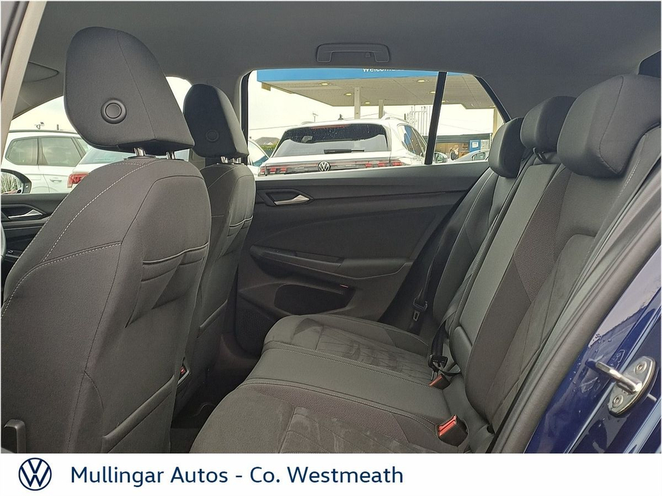 2021 Volkswagen Golf - image 7