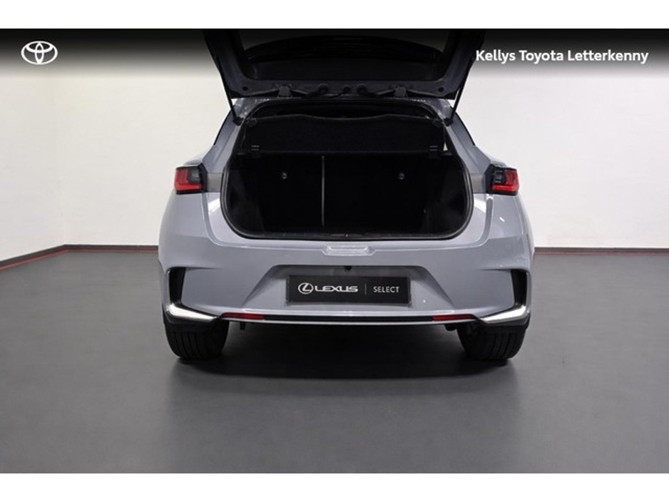 2024 Lexus LBX - image 10
